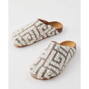 Seychelles White and Gray Textured Clogs